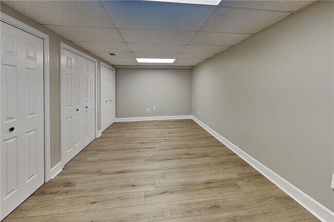 Building Photo - 3163 Oak Springs Way