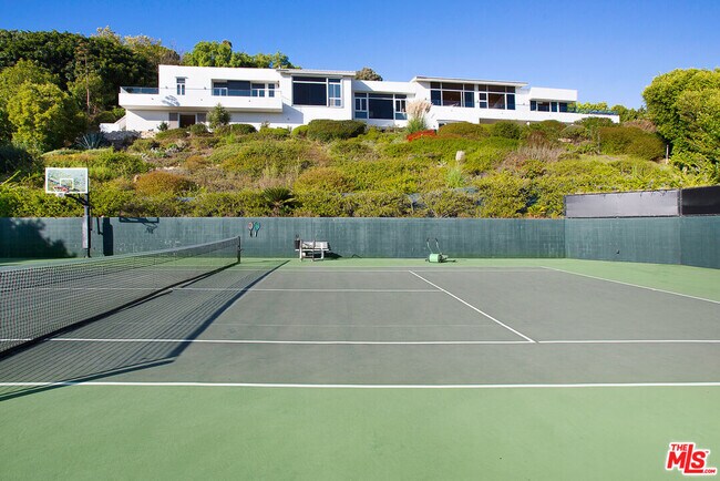 Building Photo - 27454 Winding Way