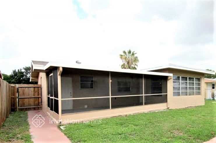 Building Photo - 8800 NW 11th St