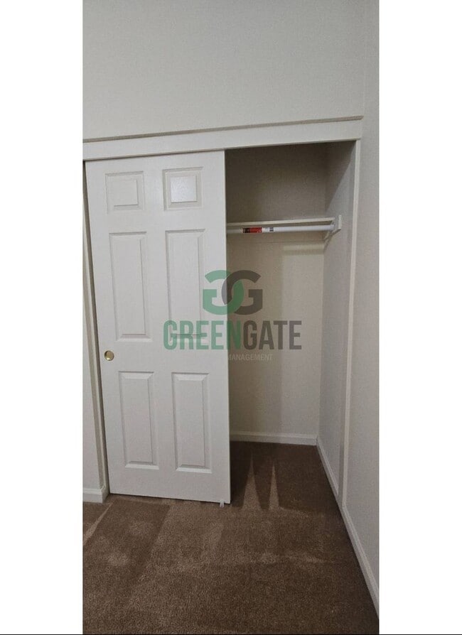 Building Photo - Beautiful 4 Bedroom, 3 Bathroom Home in Tr...