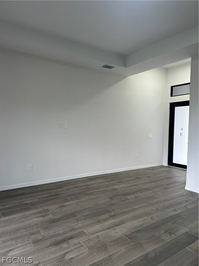 Building Photo - 2329 NW 27th Ave