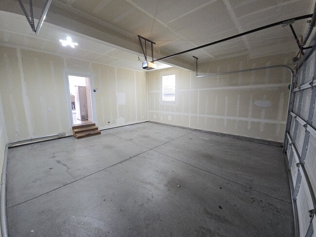 Building Photo - 754 E 950 N