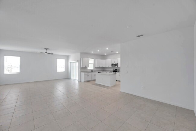 Building Photo - 9328 Bonita Mar Dr