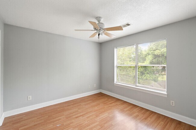 Building Photo - 406 Texas St