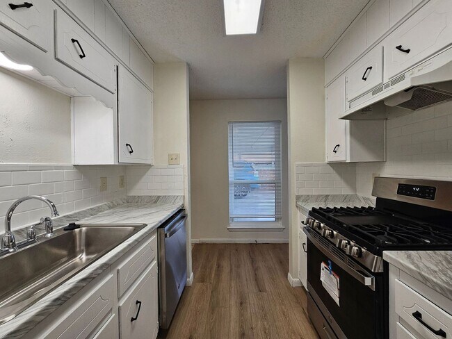 Building Photo - 2203 Wheeler Cir