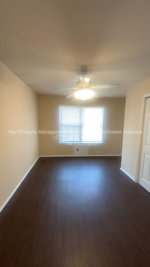 Building Photo - 790 Appleridge Dr