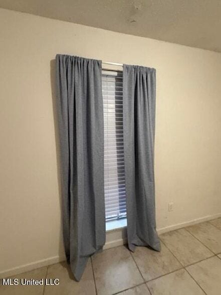 Building Photo - 320 Springdale Cir