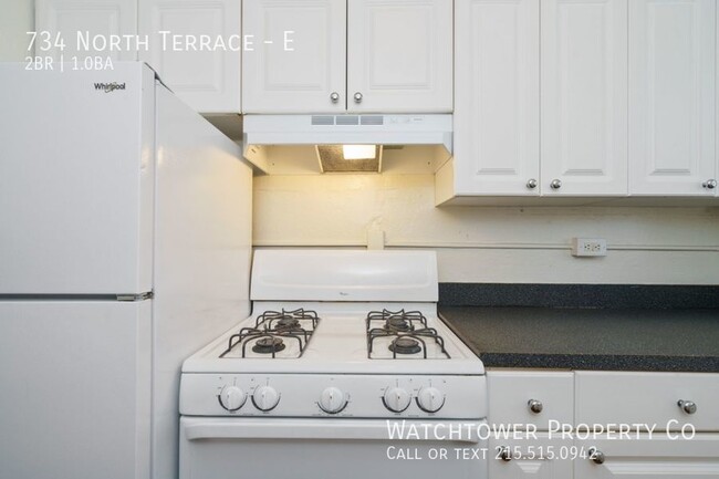 Building Photo - 734 North Terrace