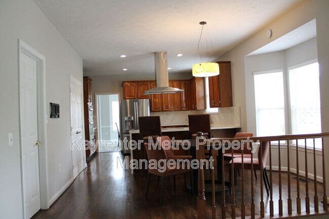 Building Photo - 1614 Albert Dr