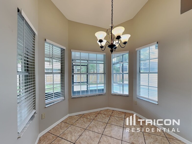 Building Photo - 809 Silversmith Cir