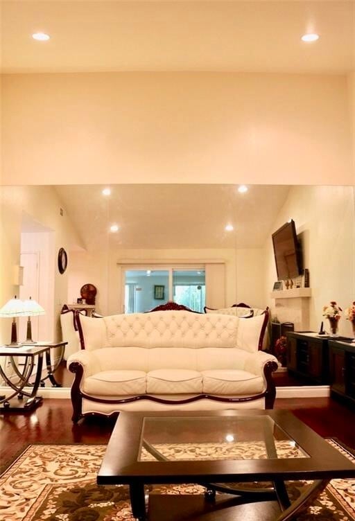 Building Photo - 10638 Balcom Ave