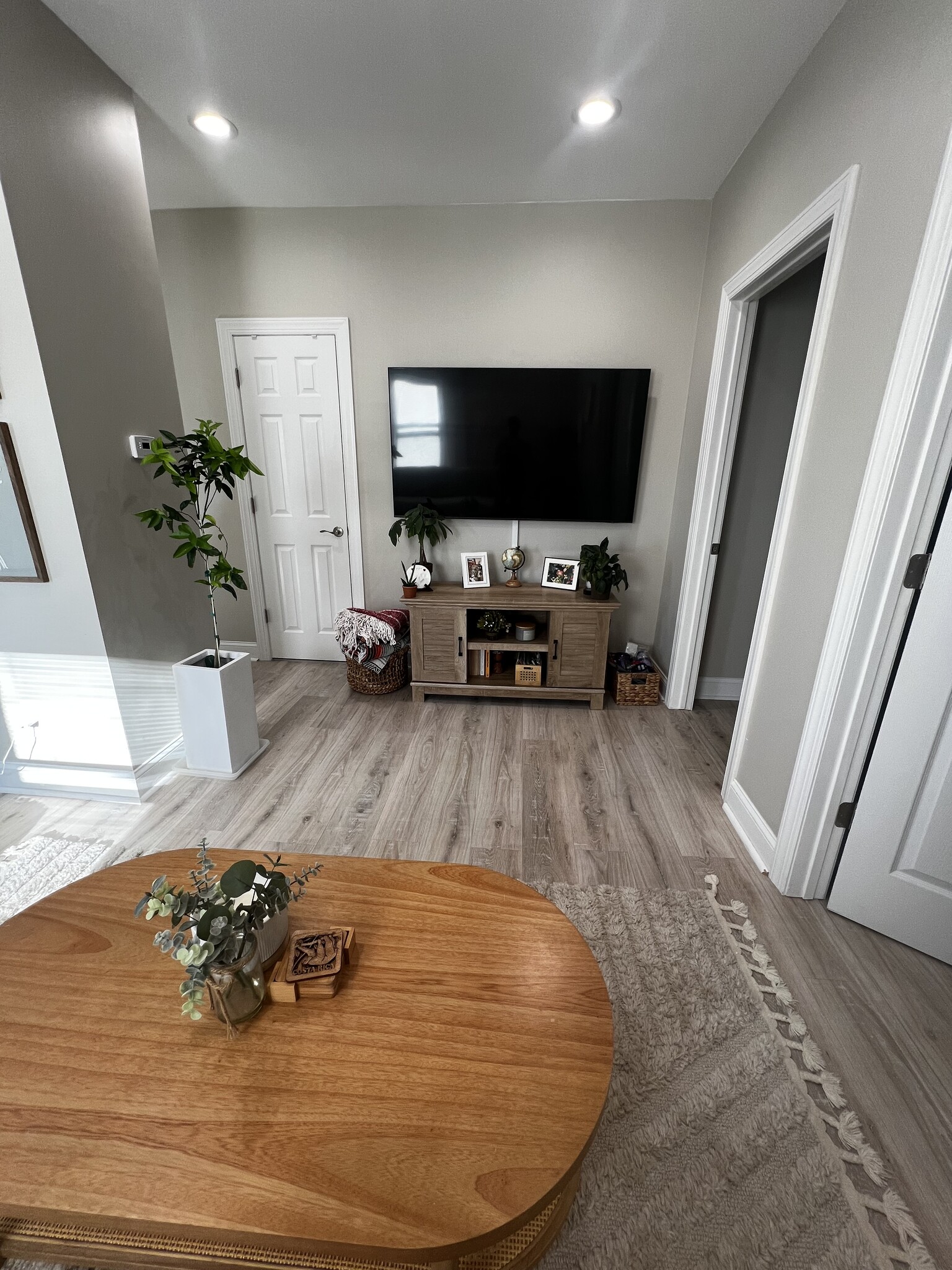 Building Photo - 52 Krakow St