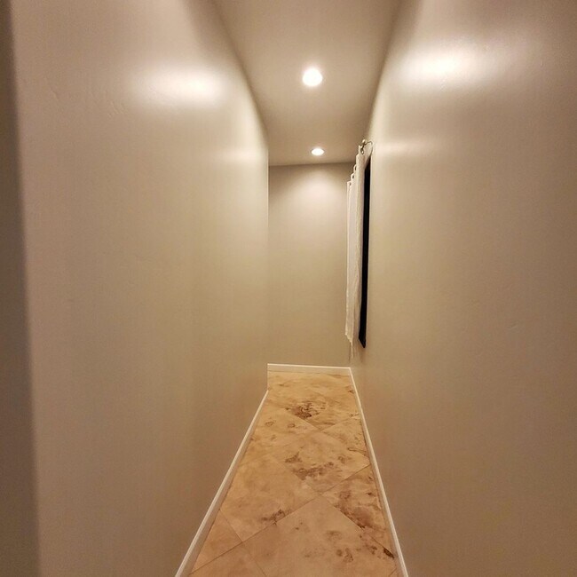 Building Photo - FIRST 2 WEEKS RENT FREE!!! BEAUTIFUL HOME ...