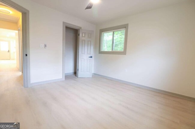 Building Photo - 4396 Greenleaf Cir SW