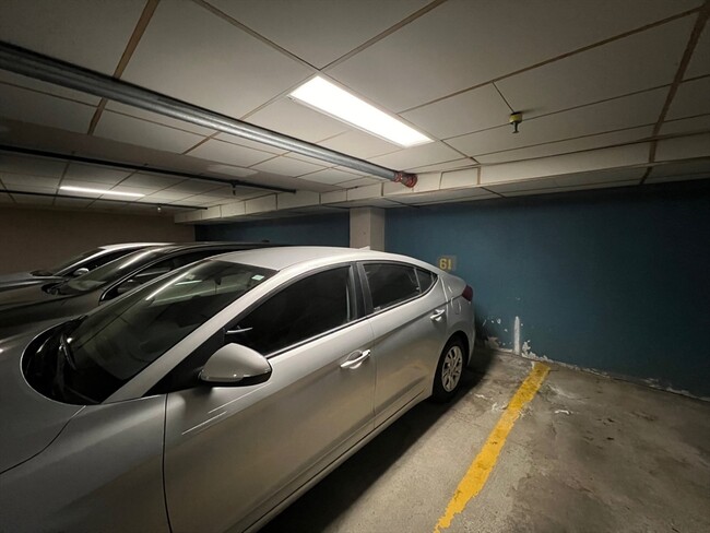 Building Photo - 170 Gore St