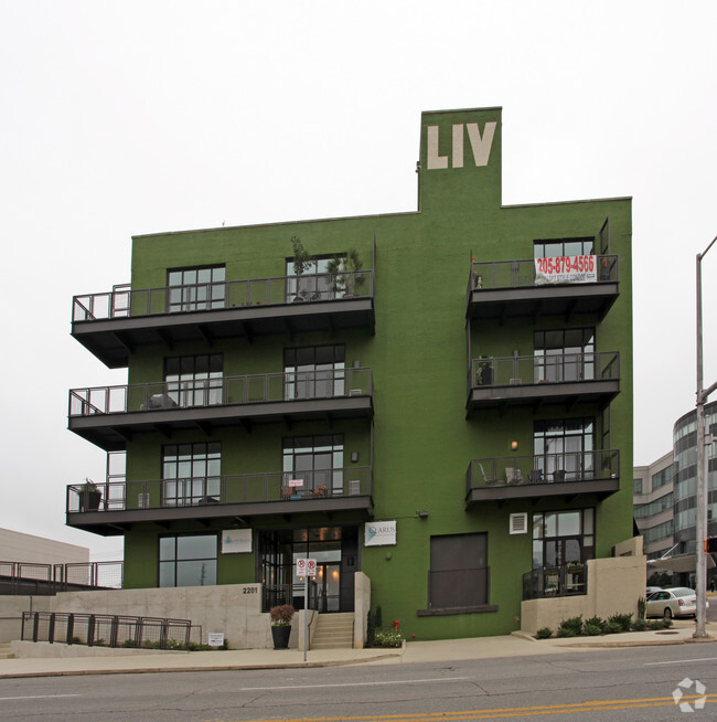 Building Photo - LIV on Fifth
