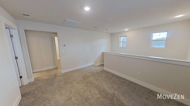 Building Photo - 132 Bromes Wy