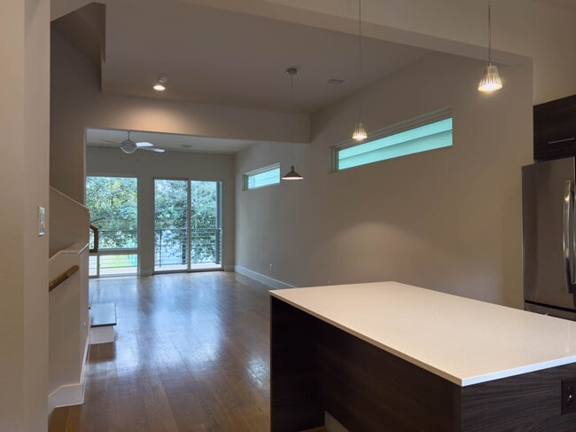 Building Photo - 2717 St Emanuel St