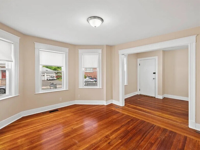 Building Photo - 115 Sagamore Ave