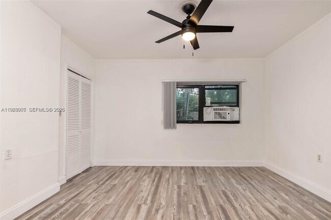 Building Photo - 259 NE 56th St