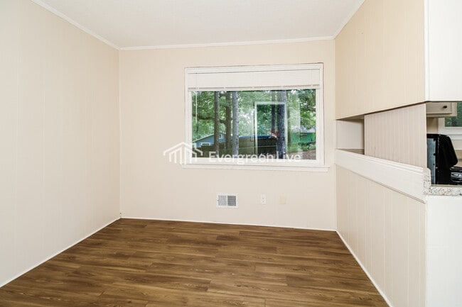 Building Photo - 1022 Birchwood Dr