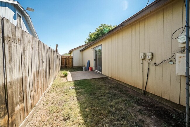 Building Photo - 612 Greenlawn Blvd