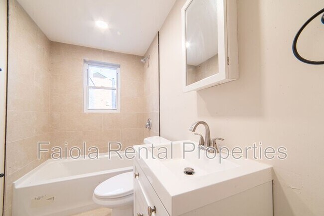 Building Photo - 115 N Delancy Pl