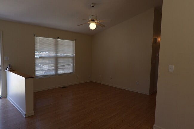 Building Photo - 819 15th St