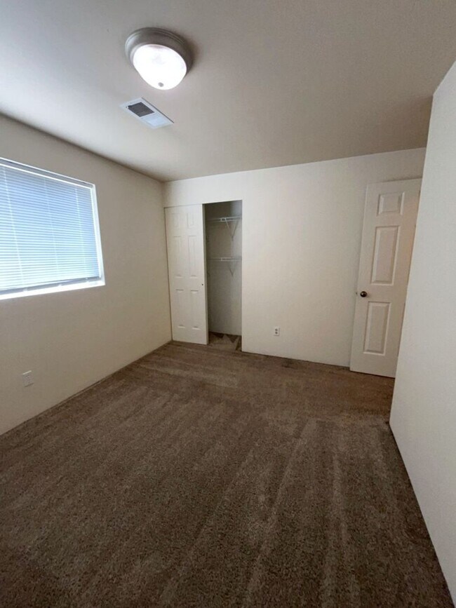 Building Photo - 2521 Yew St