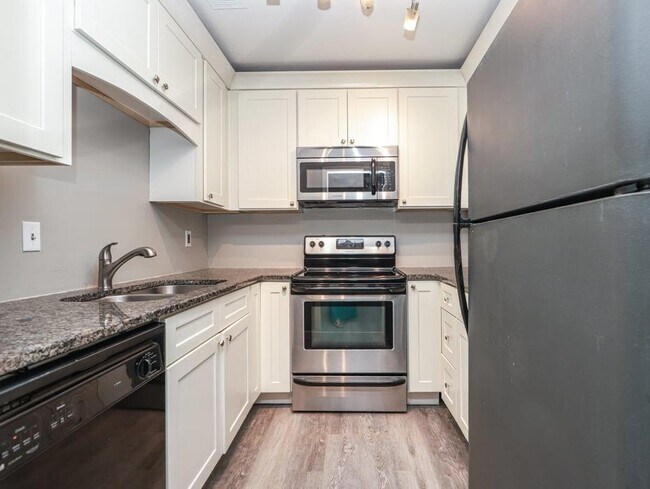 Building Photo - 5031 Bell Dr SE