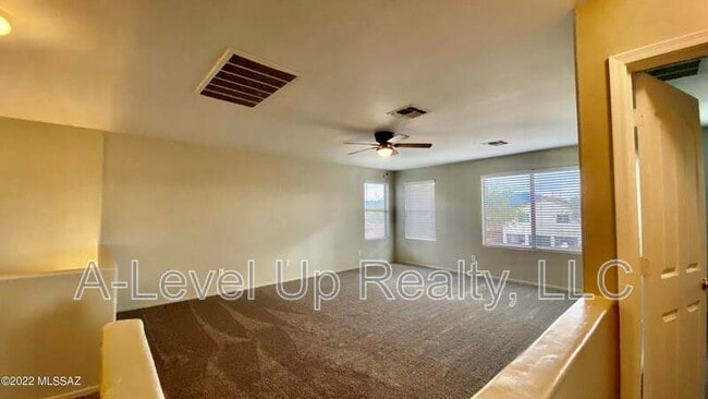 Building Photo - 721 W Flaming Arrow Dr