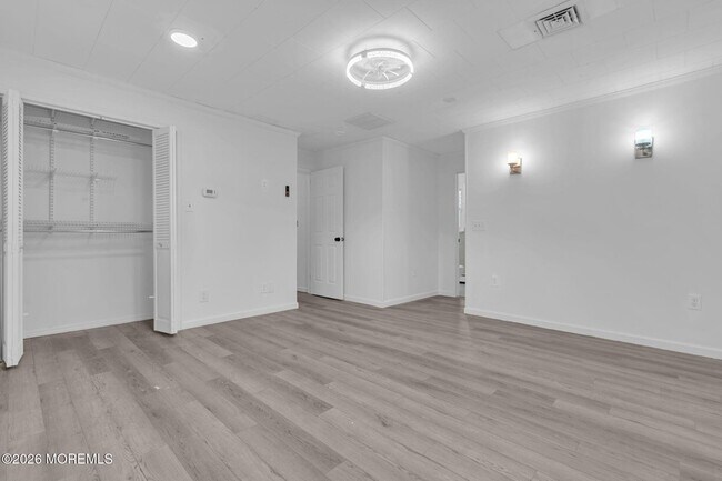 Building Photo - 405 Terrace Ave