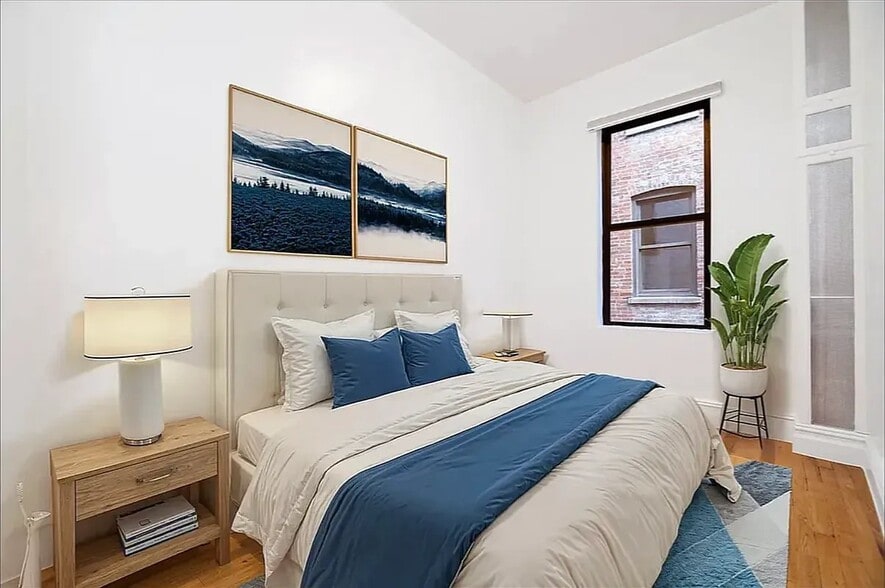 Building Photo - 164 Waverly Pl