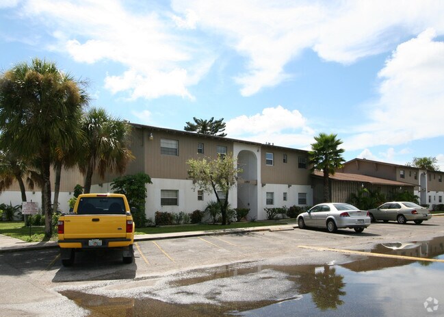 Primary Photo - Executive House