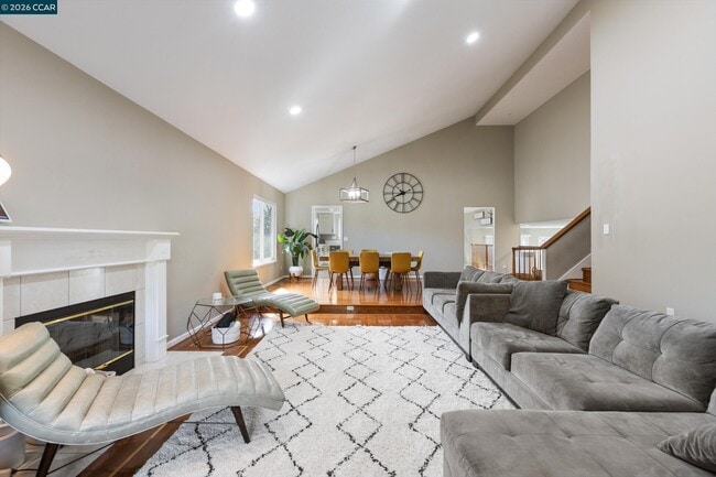 Building Photo - 342 Newcastle Ln