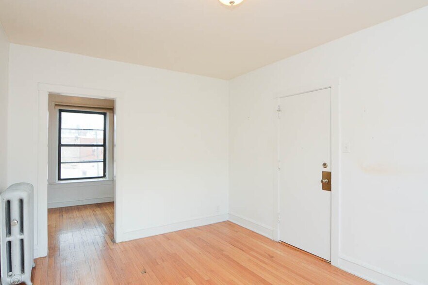 Building Photo - 2651 N Spaulding Ave