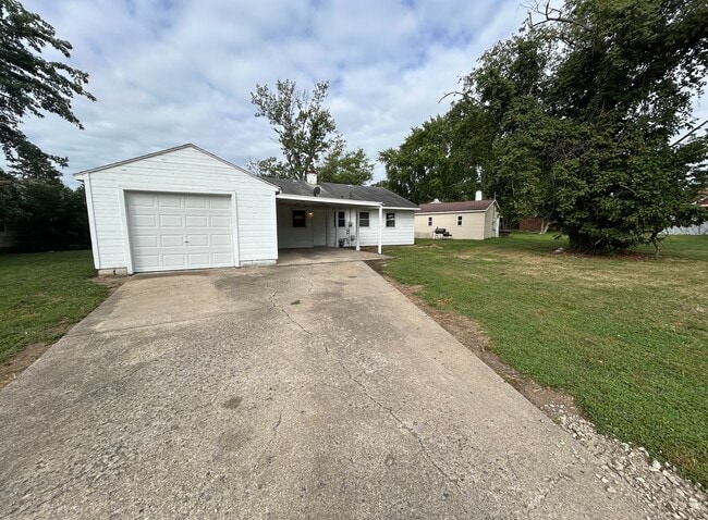 Building Photo - 231 Lindenwood Dr