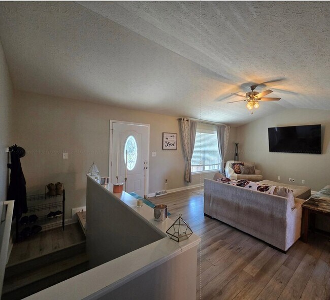 Building Photo - 41 Collinbrook Dr