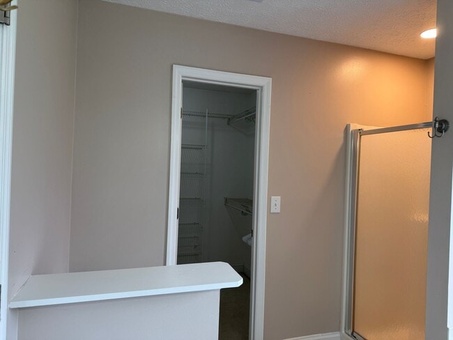 Building Photo - 105 Owls Nest Ct