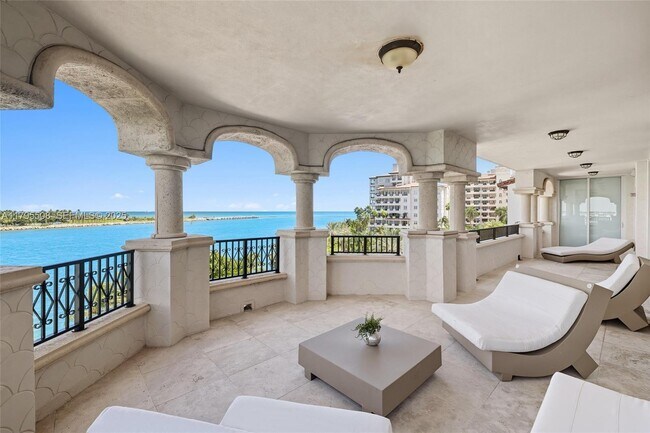 Building Photo - 7141 Fisher Island Dr