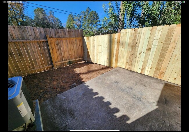 Building Photo - Charming 2BR Townhome in Tallahassee near ...
