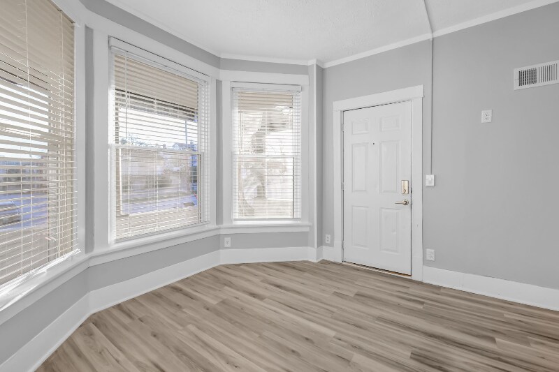 Building Photo - 3860 Dodge St