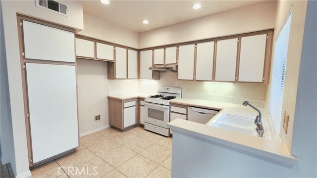 Building Photo - 2117 Los Ranchitos Rd