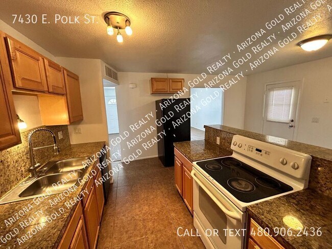 Building Photo - 7430 E Polk St