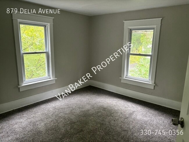 Building Photo - 879 Delia Ave