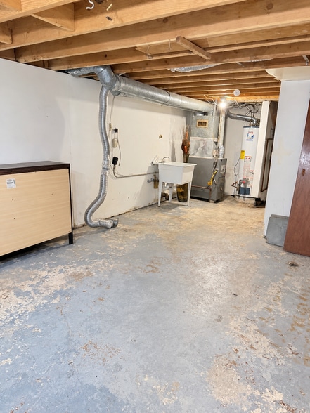 Building Photo - 8842 N 95th St