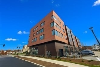 Building Photo - 45 E Central St