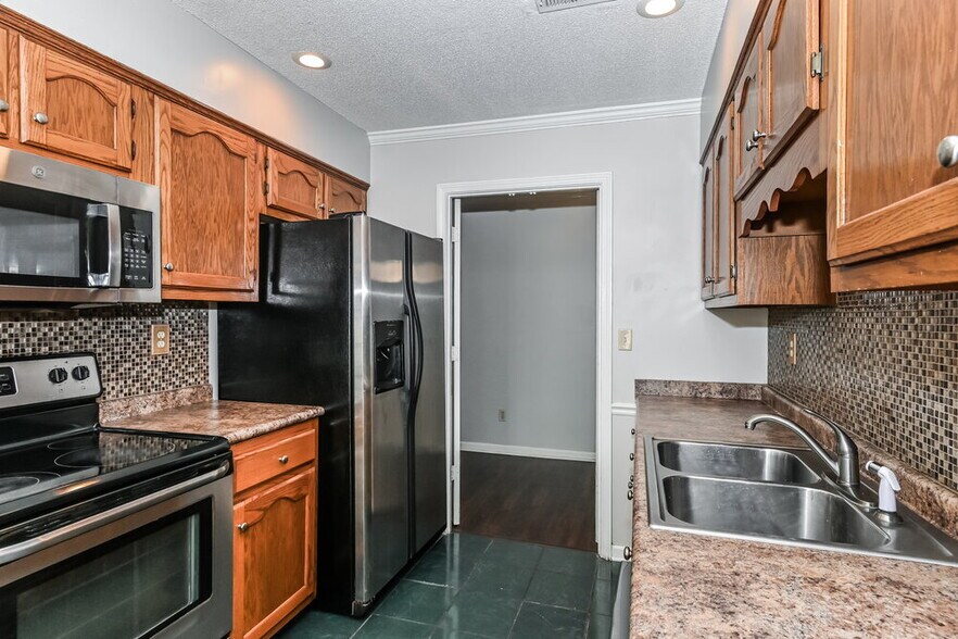 Building Photo - 7772 Stacey Dr