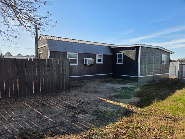 Building Photo - 302 Carson Cir