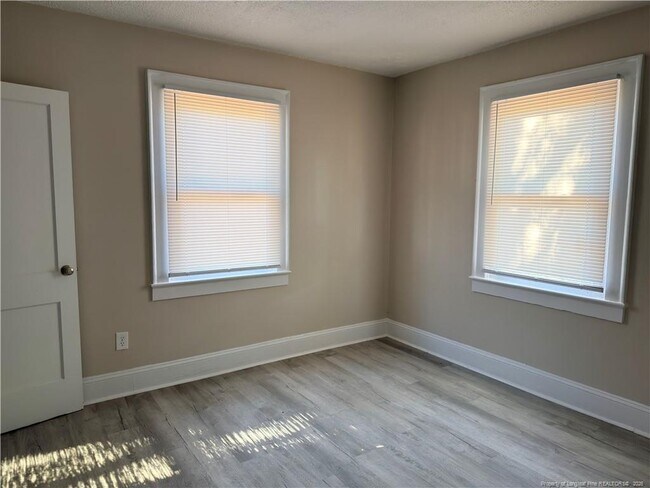Building Photo - 307 Hawthorne Rd